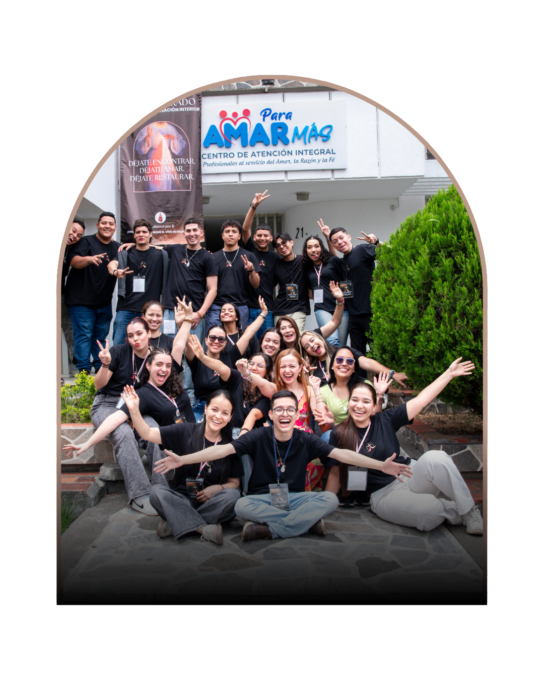 Equipo de Habitados por Él reunido